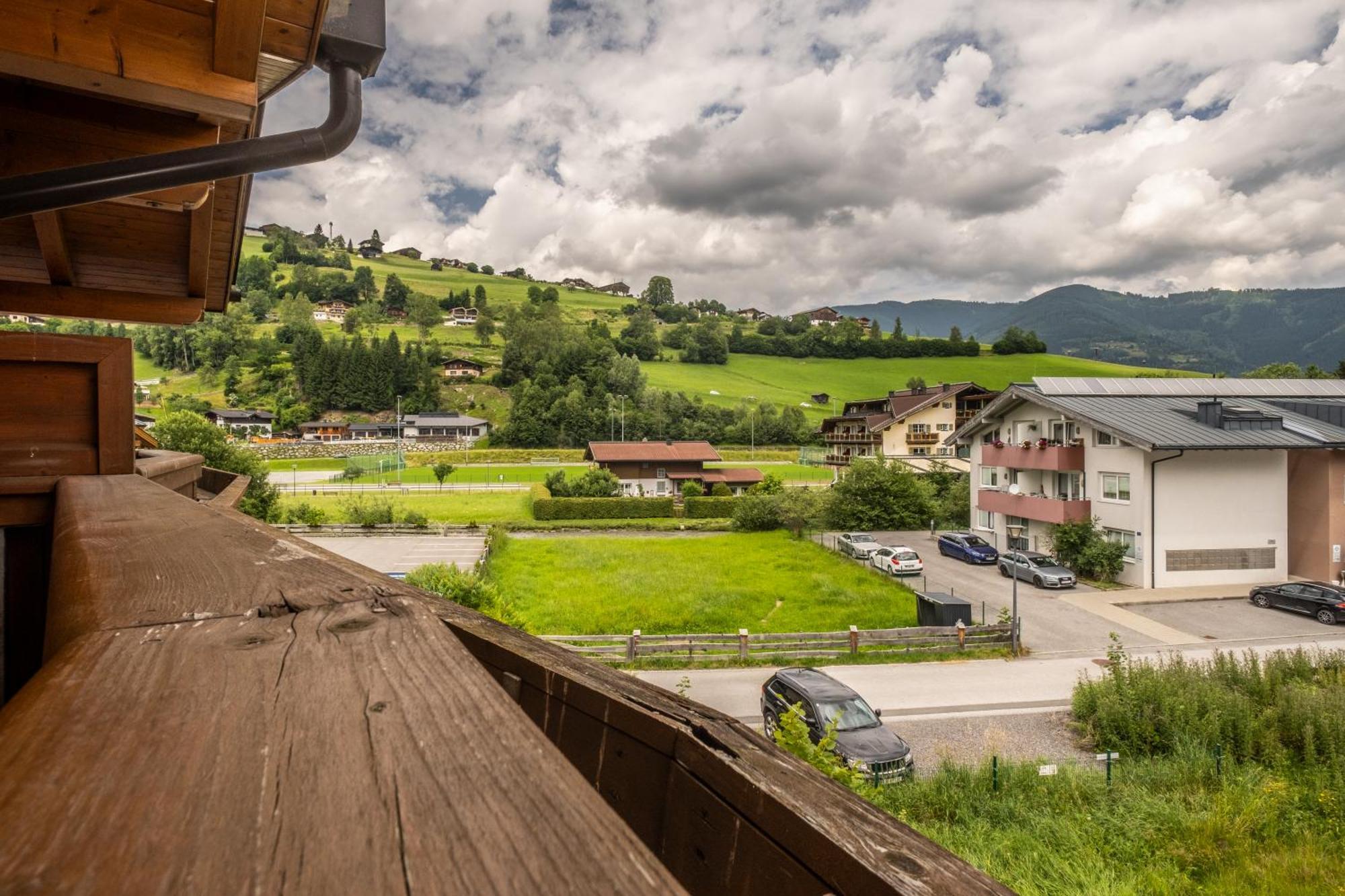 Dorfkrug Kaprun - Luxury Suites & Appartements By Sfl Bagian luar foto